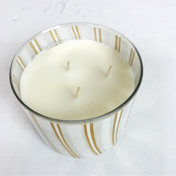 Bath & Body Works Merry Maple Bourbon 3 Wick Candle 14.5oz - Picture 3 of 4